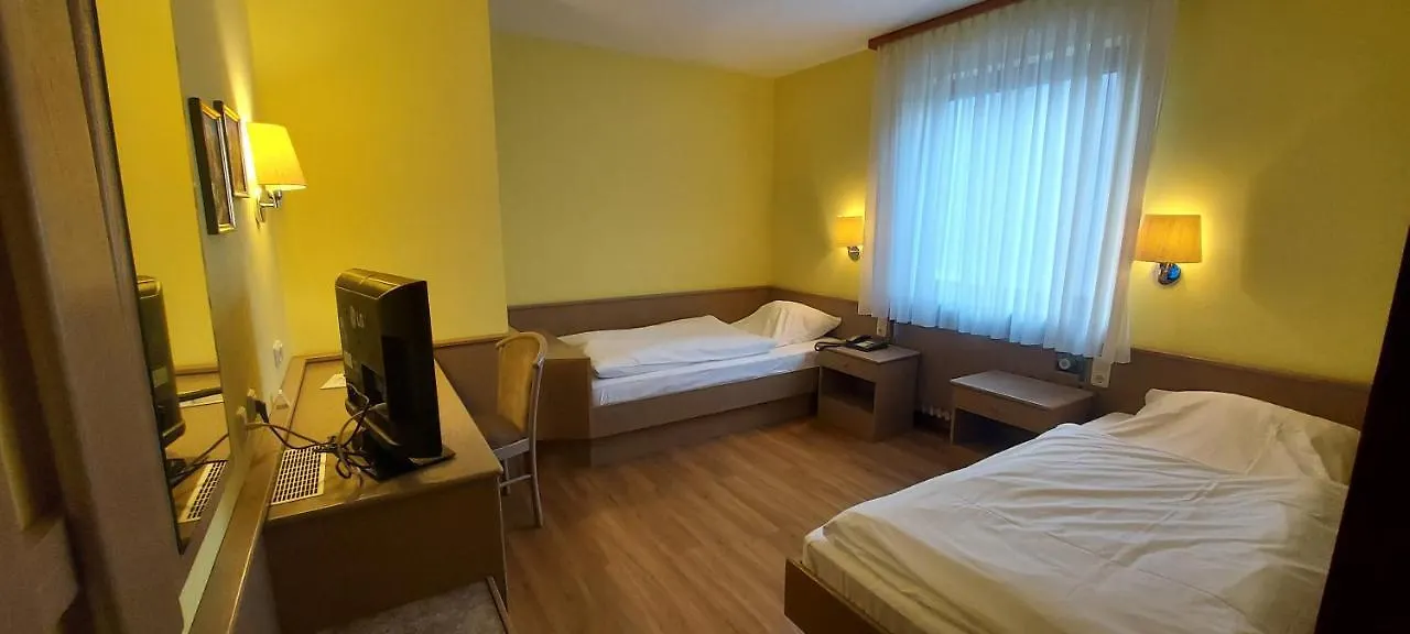 **  Hotel Astoria Bergrheinfeld Germany